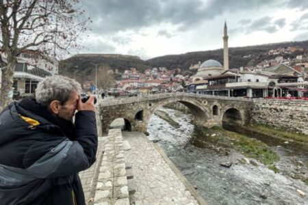 Kosovalı fotoğrafçı, şehrin yakın tarihine ışık tutuyor: ‘Arşivde Prizren’deki bütün olaylar var’