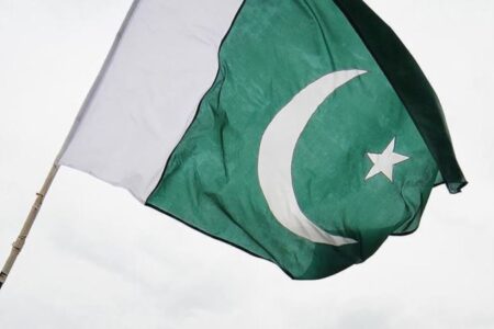 Pakistan’dan Afganistan’ın varlıklarının tamamının serbest bırakılması çağrısı