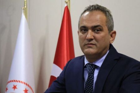 E-posta skandalı Meclis’te: MEB’de ‘Atatürkçü, Cumhuriyetçi, Alevi’ okul müdürlerine ayrımcılık mı yapılıyor?
