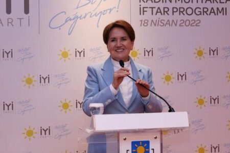 Akşener: Partili Cumhurbaşkanlığı sistemi Türkiye’yi yok etme yolunda gidiyor