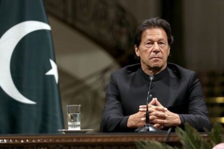 Pakistan eski Başbakanı Han: Hükümet komploya ortak oldu