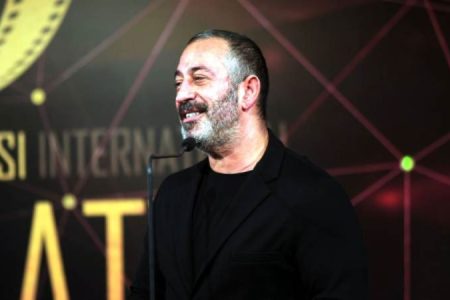 Ünlü komedyen Cem Yılmaz’dan konser yasağı tepkisi