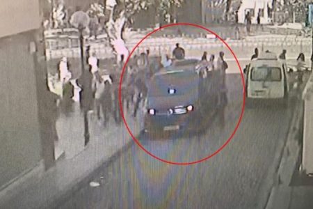 Fatih’te çakarlı minibüsle ’10 milyon dolarlık gasp’ iddiası