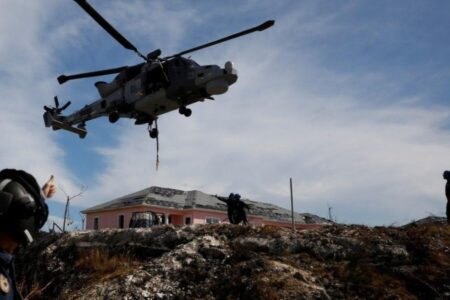 Kanada’da askeri helikopter düştü!